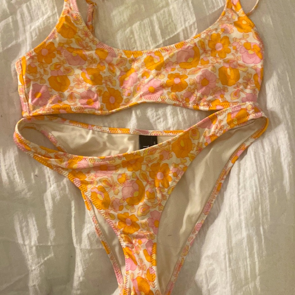 Triangl set floral.